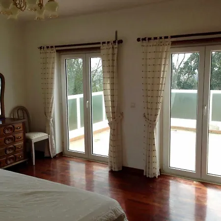 Wavin' Trees Ferienhaus Ericeira